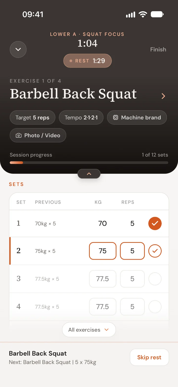 The rest timer during a workout, with the first set completed and the next set ready.