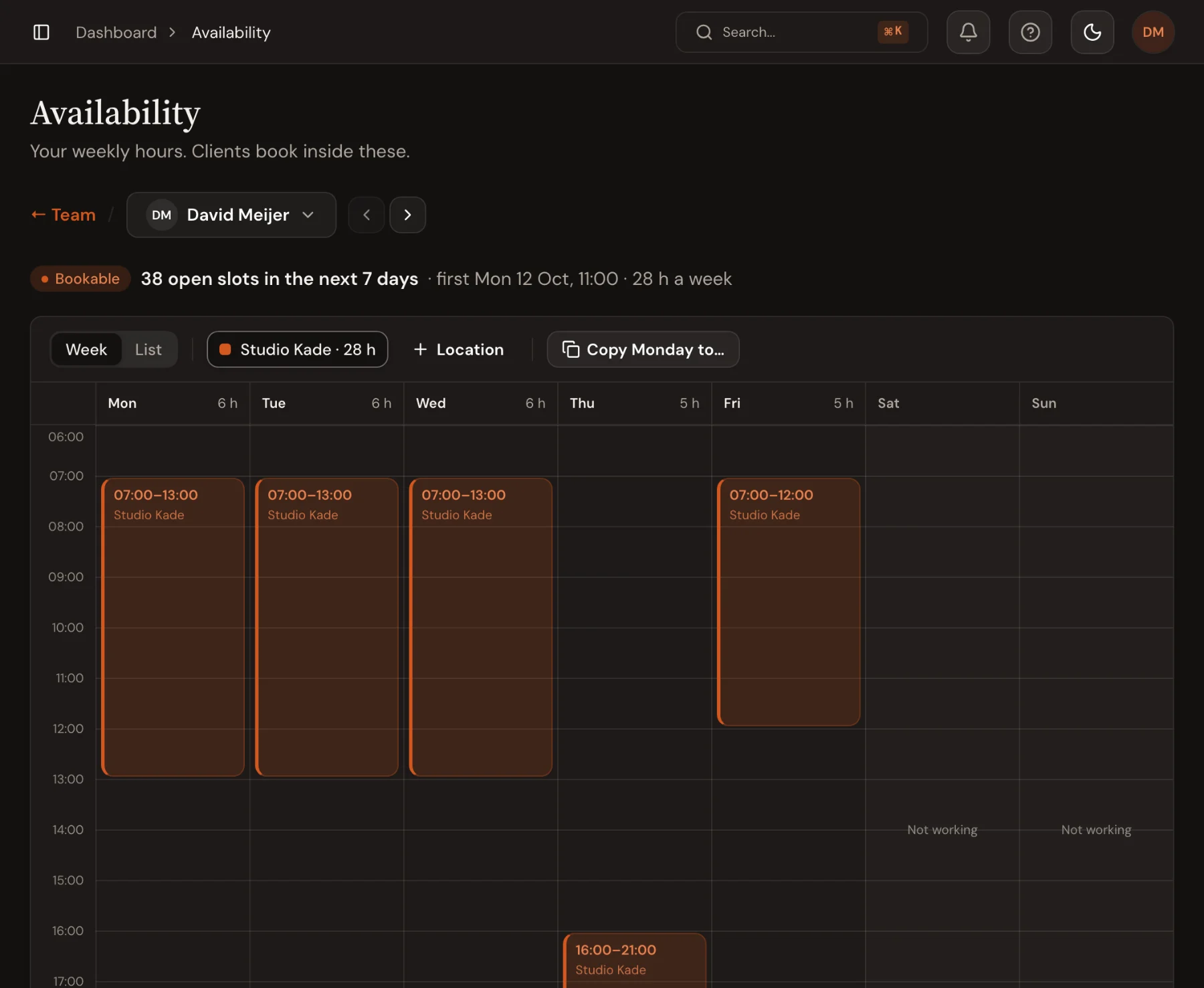 David Meijer's availability in Trainnode: weekly hours at Studio Kade on Monday to Friday, and a summary that he is bookable with 38 open slots this week.