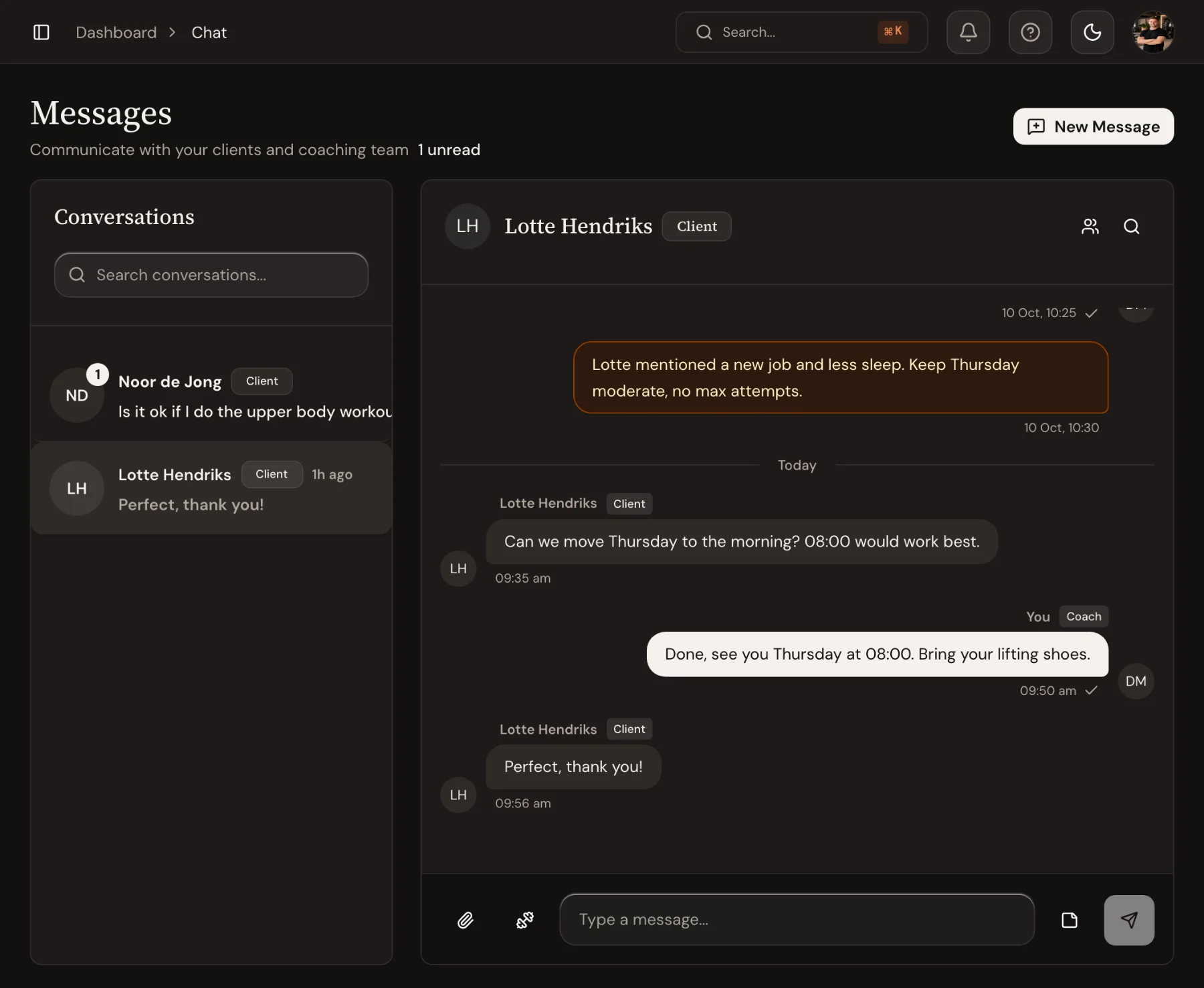 A conversation between David Meijer and Lotte Hendriks in Trainnode, with an amber internal note visible only to coaches between the messages.