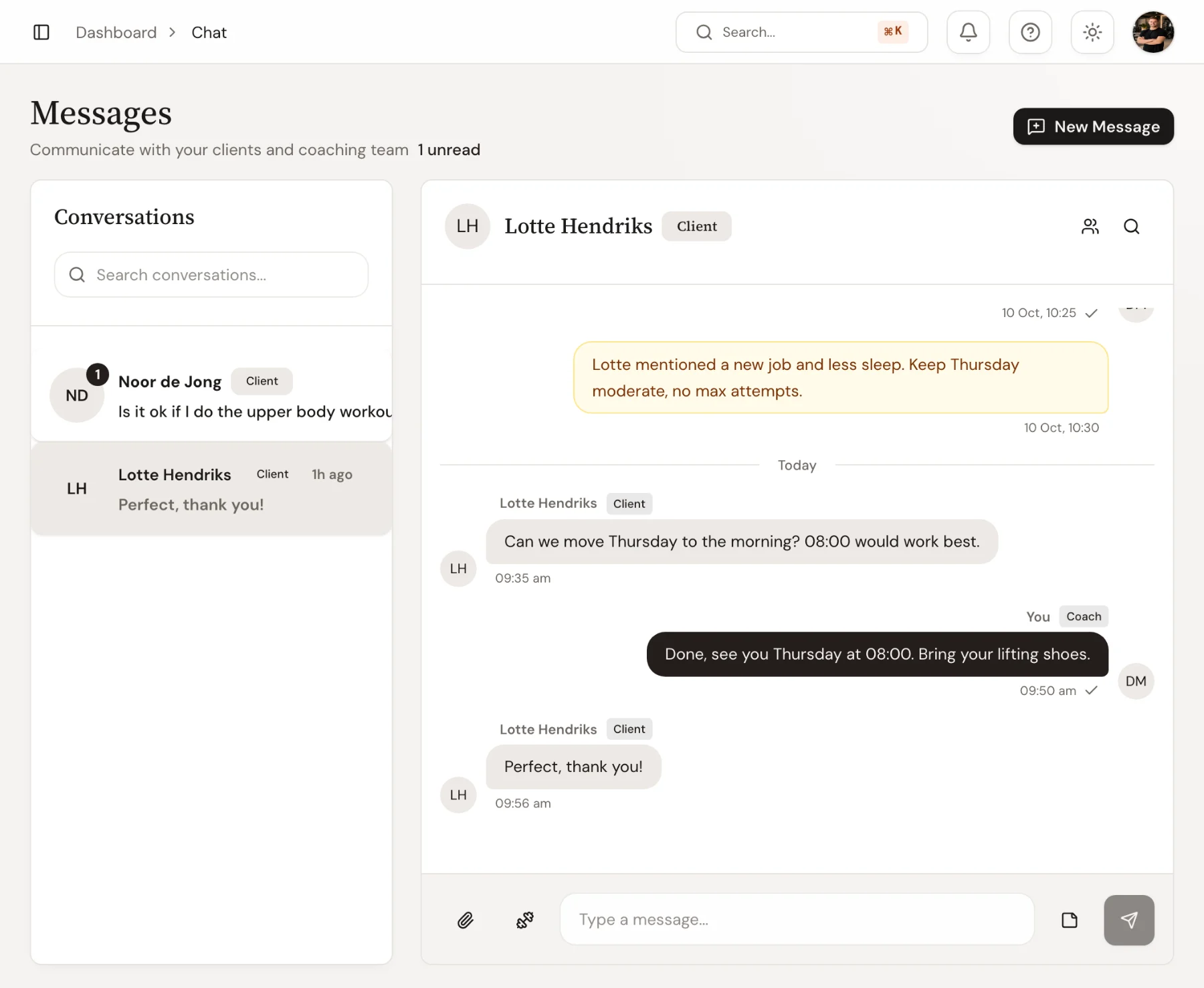 A conversation between David Meijer and Lotte Hendriks in Trainnode, with an amber internal note visible only to coaches between the messages.